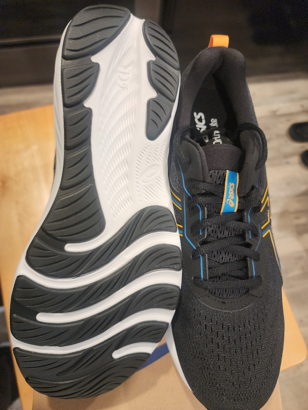 Asics Gel Contend 9 Black Running Shoes with Yellow & Blue Accents - Picture 2 of 7